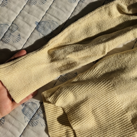 Vibrant sweater ✨💛☀️ - Picture 3 of 5